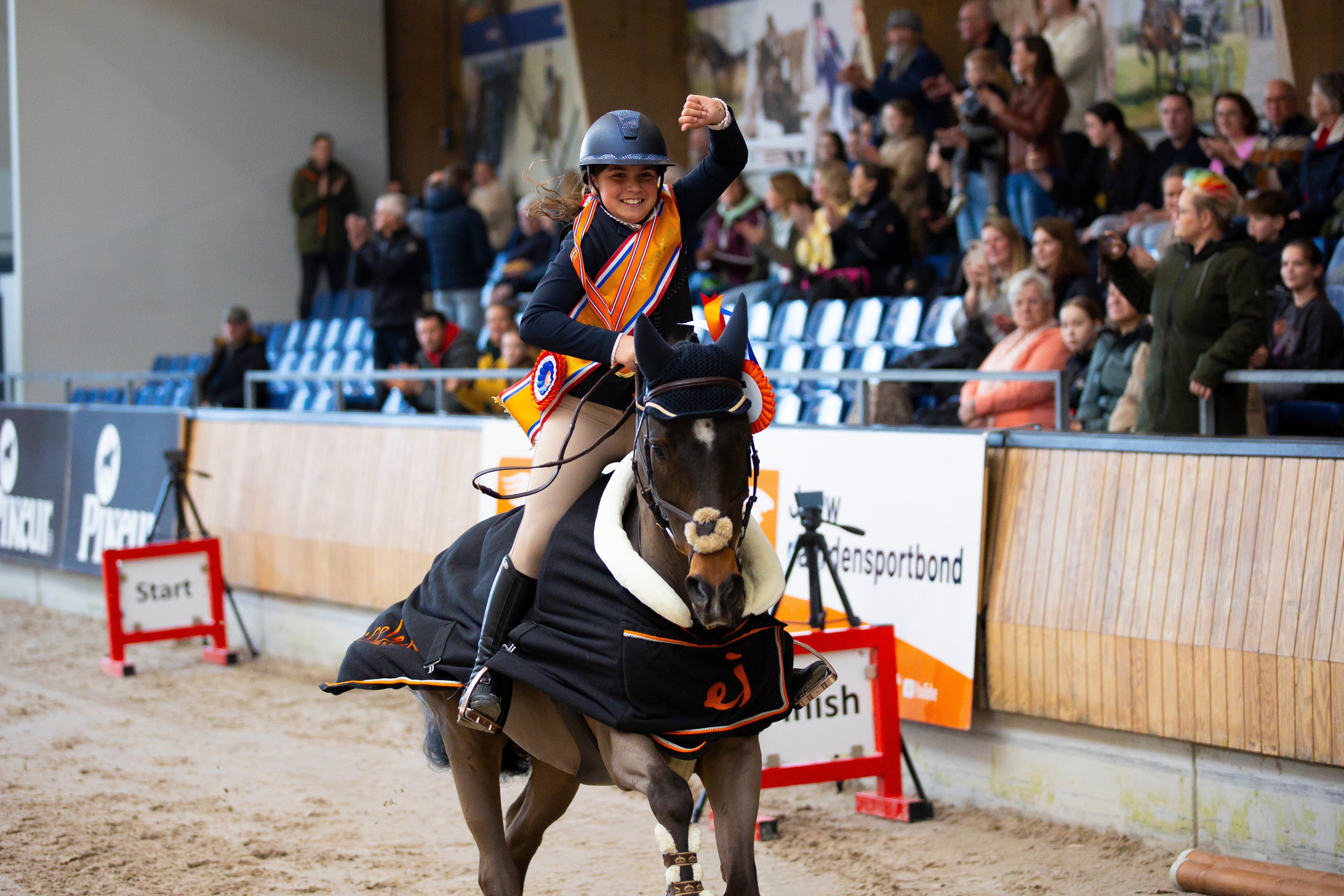 maikel van der vleuten springt met beauville z n.o.p. over een hindernis tijdens de olympische spelen