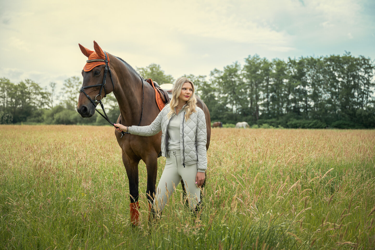 Kim showt groen wedstrijdjasje van Harry's Horse