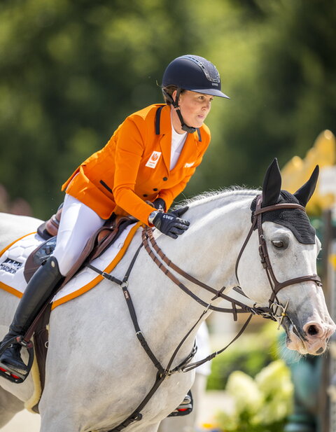 kim emmen beloont imagine na afloop van het parcours in parijs