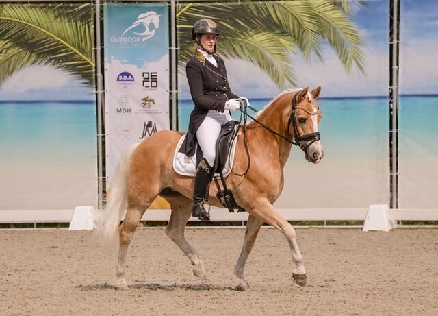 Elin Kuster en Rockbury Organza