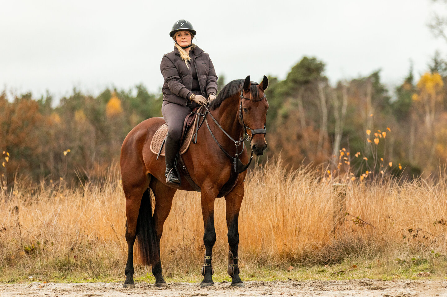 hendrika bakker en haar paard norris in het bos